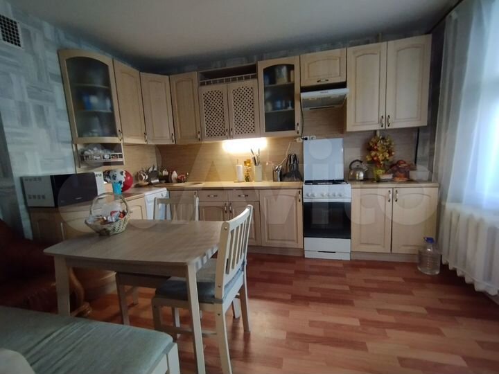 3-к. квартира, 82 м², 6/10 эт.