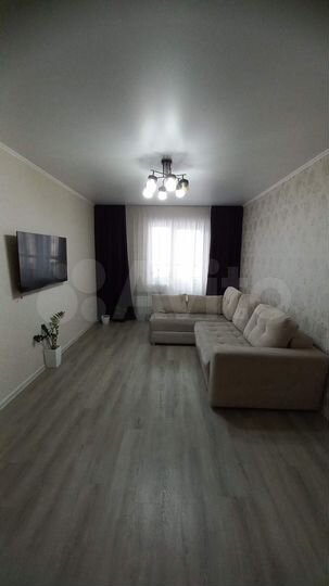 2-к. квартира, 61 м², 3/17 эт.