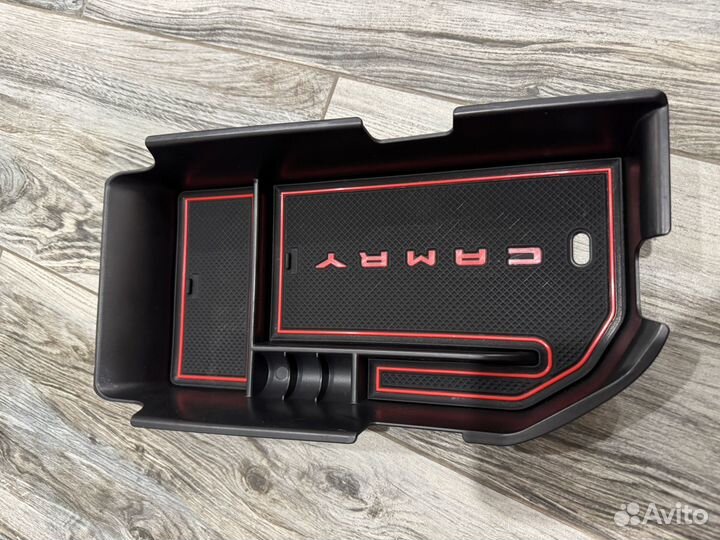 Подлокотник, лоток, органайзер Toyota Camry 70