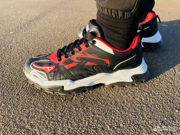 Новые Кроссовки мужские размер 44