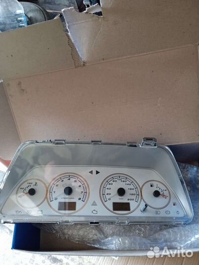 Щиток приборов niva 21214