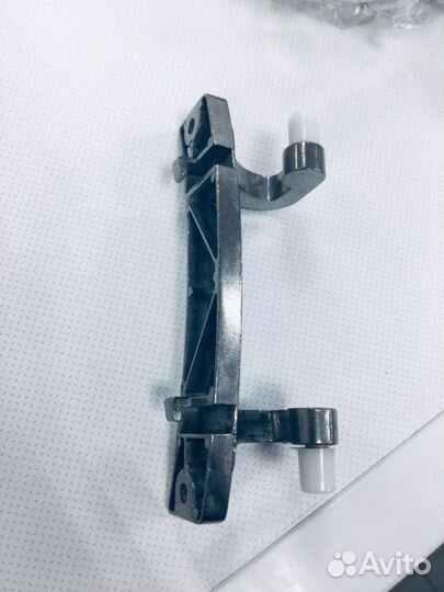 Крепление люка. Bosch. Петля дверцы. Новое