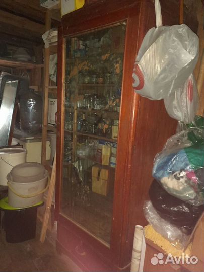 Шкаф платяной старинный