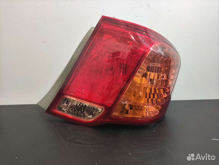 Задний фонарь тойота королла аксио