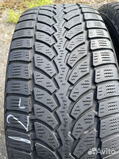 Bridgestone Blizzak LM-80 215/65 R16