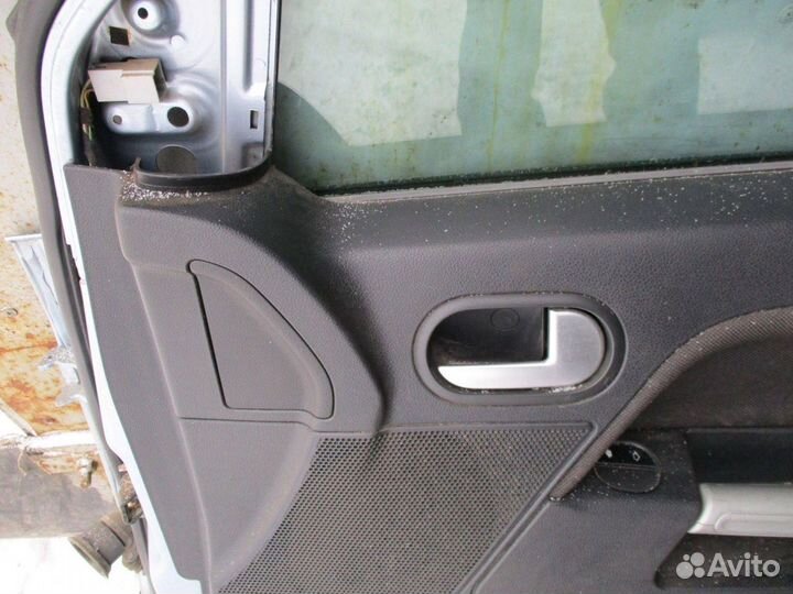 Обшивка двери передней правой Ford Fusion