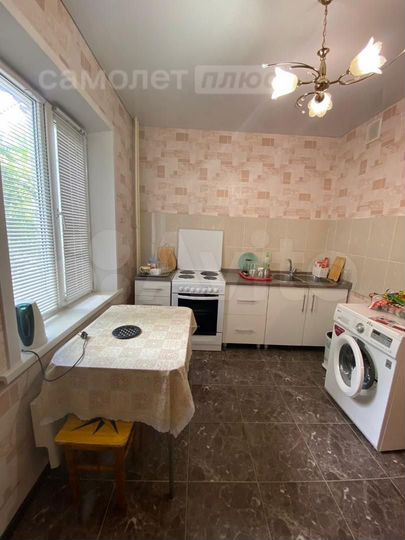 2-к. квартира, 67 м², 1/12 эт.