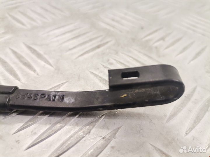 Поводок для Volkswagen Passat 5