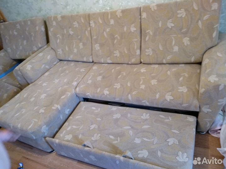 Угловой диван с креслом