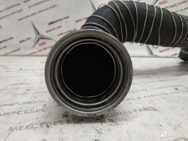 Патрубок интеркулера Mercedes C-Class W203 M271