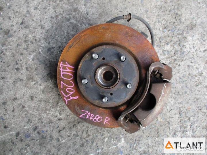 Ступица передняя правая toyota voxy