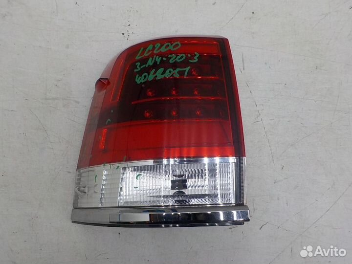Фонарь задний наружный левый Toyota Land Cruiser