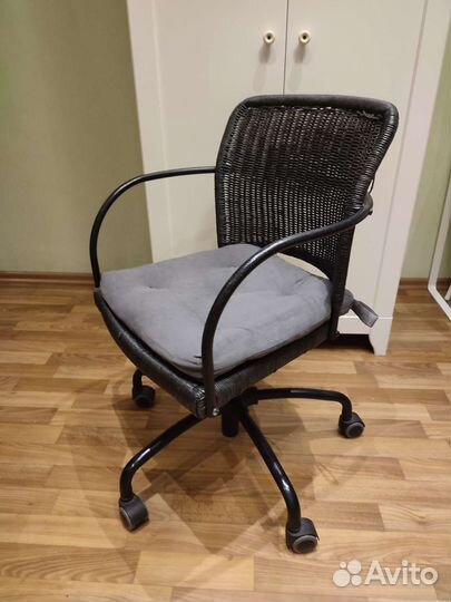 Компьютерный стул кресло IKEA плетеный Грегор