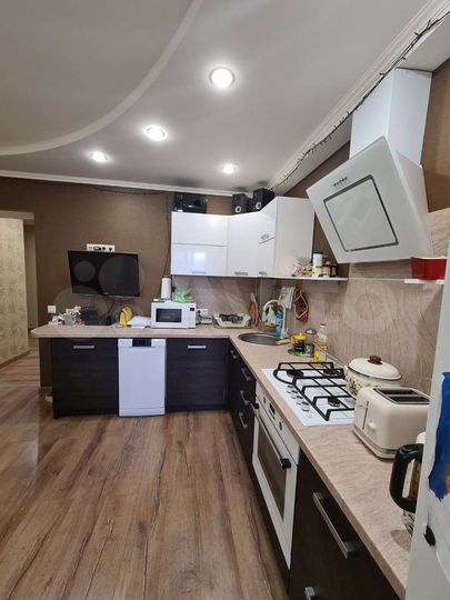 3-к. квартира, 80 м², 2/10 эт.