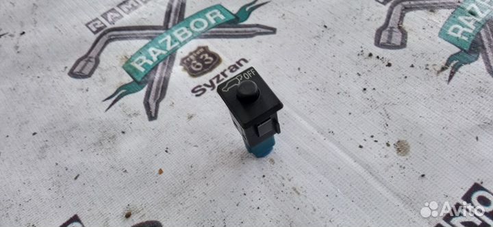 Кнопка открывания багажника Тойота Хариер