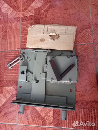 Замок гаражный накладной