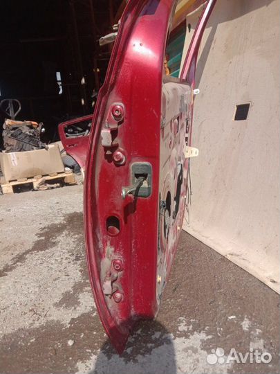 Дверь передняя правая Renault Sandero K7J710 2014