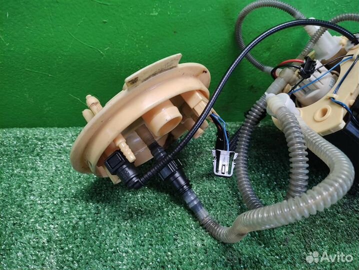 Топливный насос Land Rover Discovery 4 2010