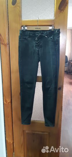 Джинсы женские