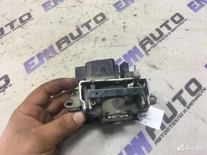 Ручка двери багажника Шкода Октавия Тур хэтчбек