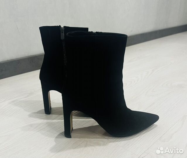 Замшевые ботильоны 39 размер