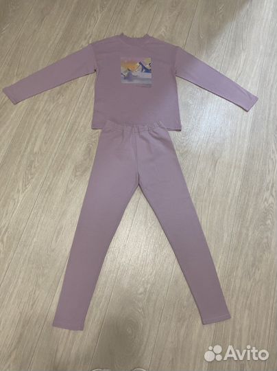Костюм утепленный на девочку 146 р внутри флис