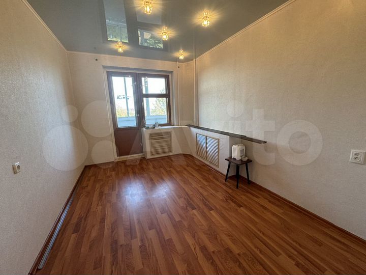 2-к. квартира, 52 м², 6/10 эт.