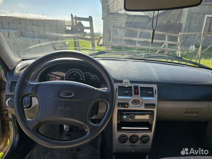 LADA Priora 1.6 МТ, 2010, 999 999 км