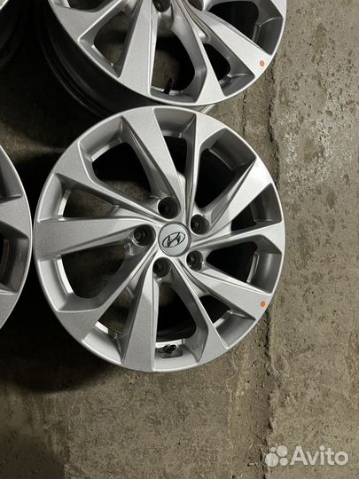 Литые диски r17 5x114.3 Hyundai Оригинал