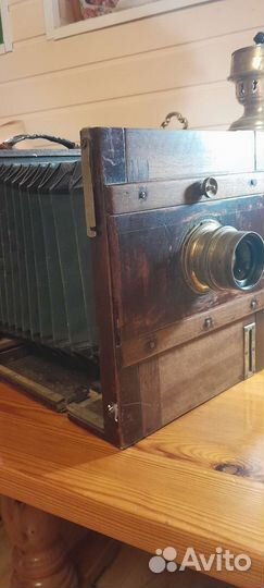 Антикварный фотоаппарат