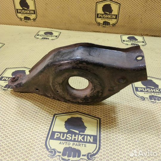 Рычаг задний правый Nissan Pathfinder