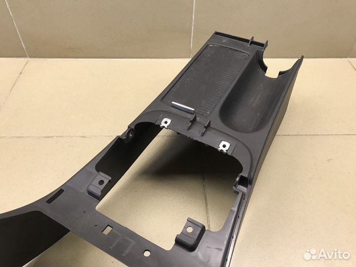 Консоль Golf V Plus 2005-2014