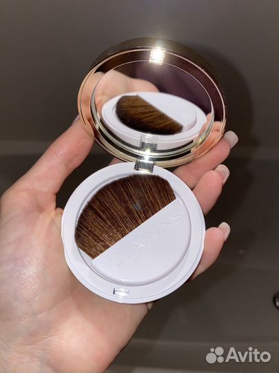 Clarins румяна