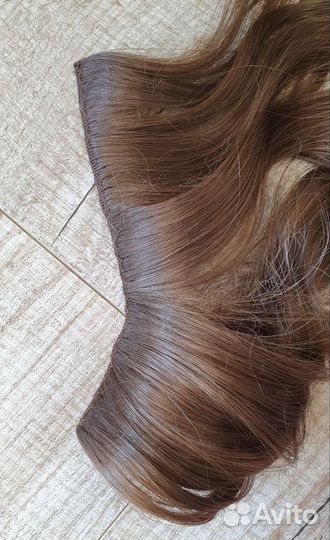 Волосы на заколках русые