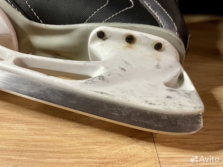 Хоккейные коньки Easton Sy50 8.0