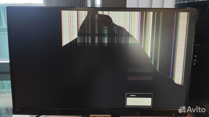 Монитор на запчасти philips 237e7q