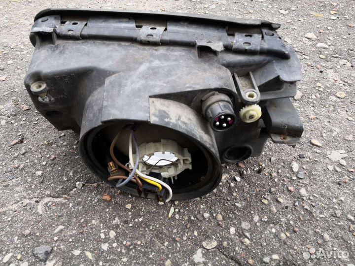 Фара audi 100c4 правая