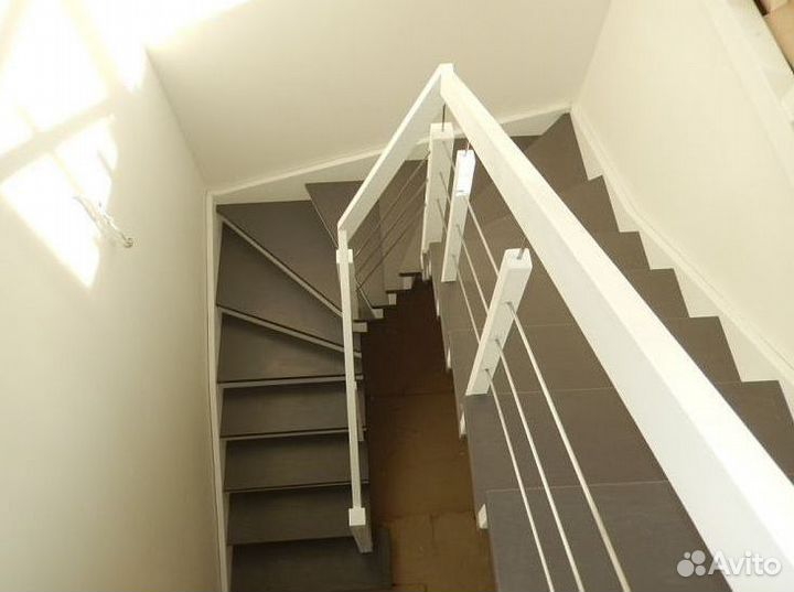 Металлокаркас лестницы