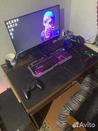 Игровой пк с монитором клавиатурой и мышью