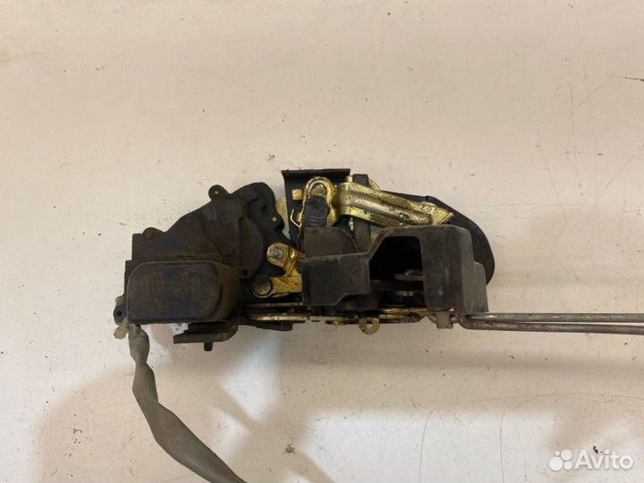 Замок боковой двери задний правый Kia Spectra