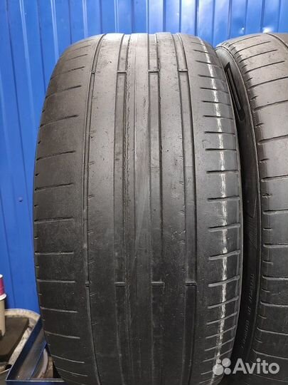 Pirelli P Zero PZ4 275/45 R21 и 315/40 R21