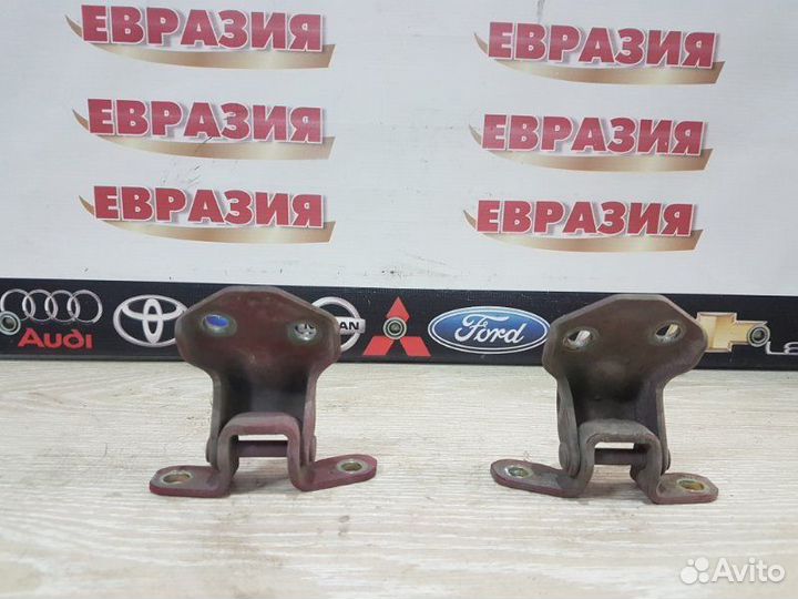 Петли двери передние левые Mazda Premacy cpew FS