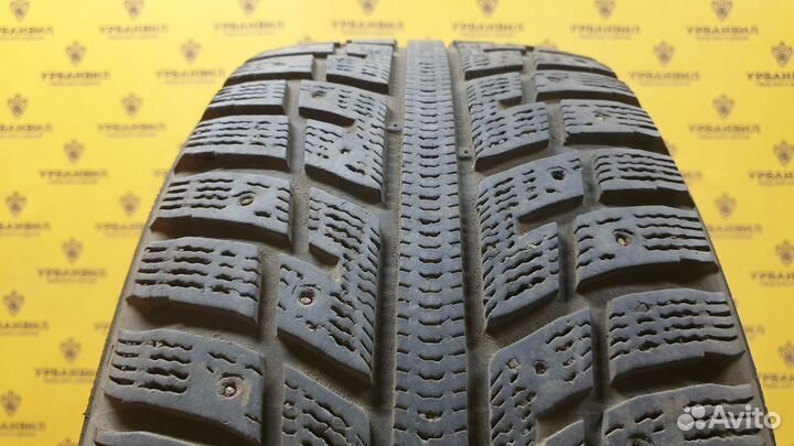 Kumho I'Zen KW22 215/60 R16