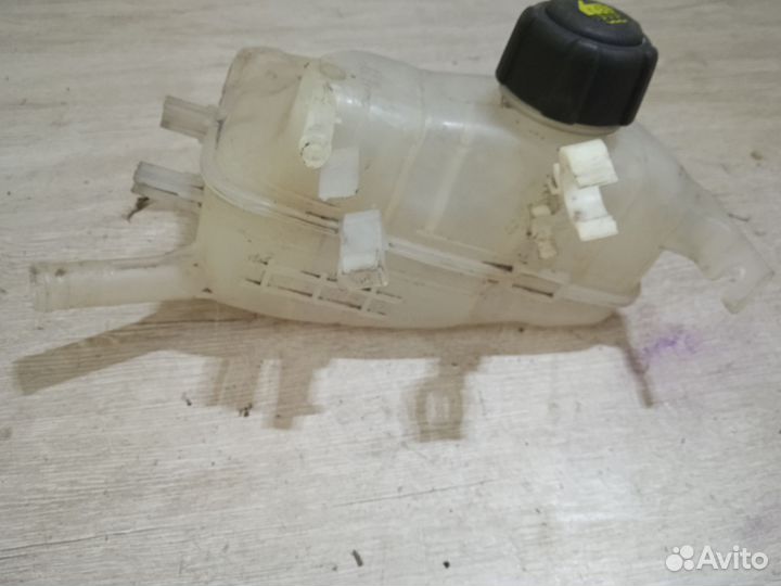 Расширительный бачок Рено Меган 3 Renault Megane 3