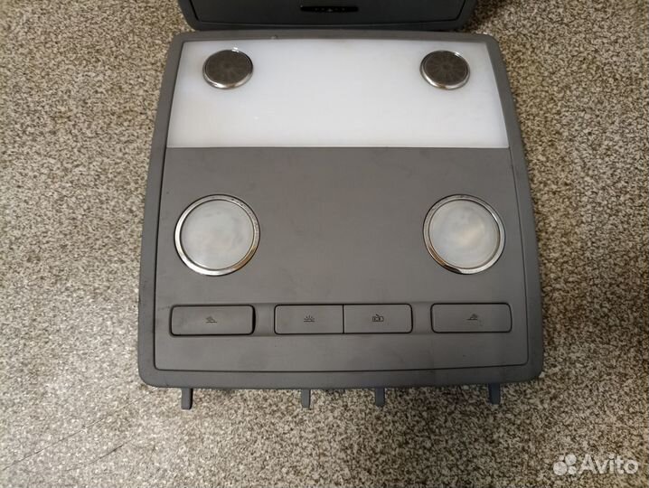 Плафон салонный для VW Phaeton