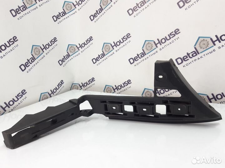 Крепление бампера заднее правое Volkswagen Touran