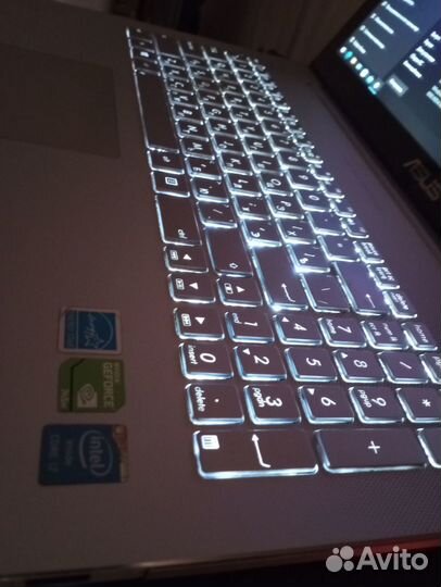 Ноутбук asus N550LF