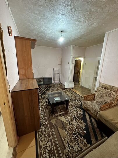 2-к. квартира, 43 м², 1/3 эт.