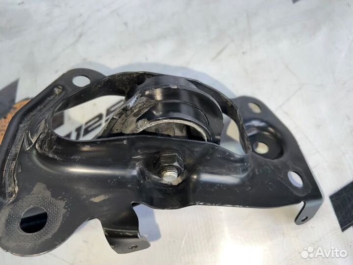 Рычаг подвески нижний задний левый Volkswagen