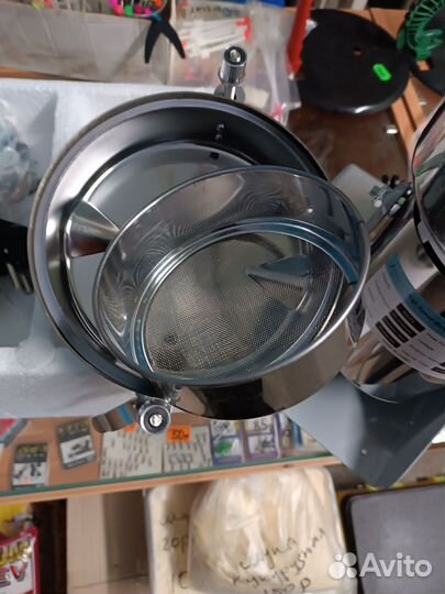 Мельница для зерна и специй 800 гр Новое